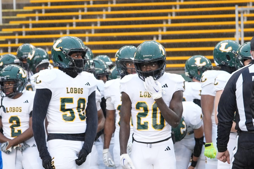 Kelvin Washington Shines as Longview Dominates DeSoto, Advances to&nbsp;Semifinals