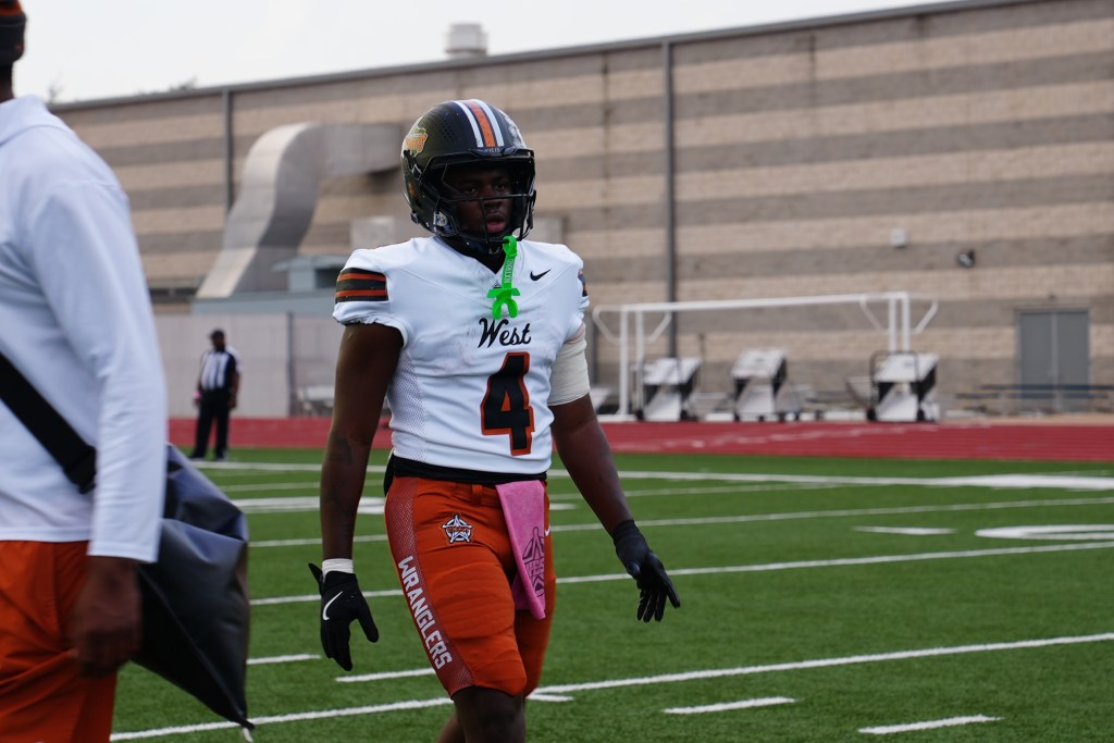 West Mesquite Wranglers vs Creekview Mustangs 6A DISTRICT RIVALS&nbsp;SQUARE-OFF